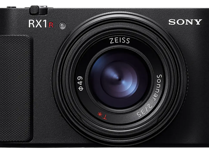 Sony RX1R III Premium Point & Shoot Camera (Black)